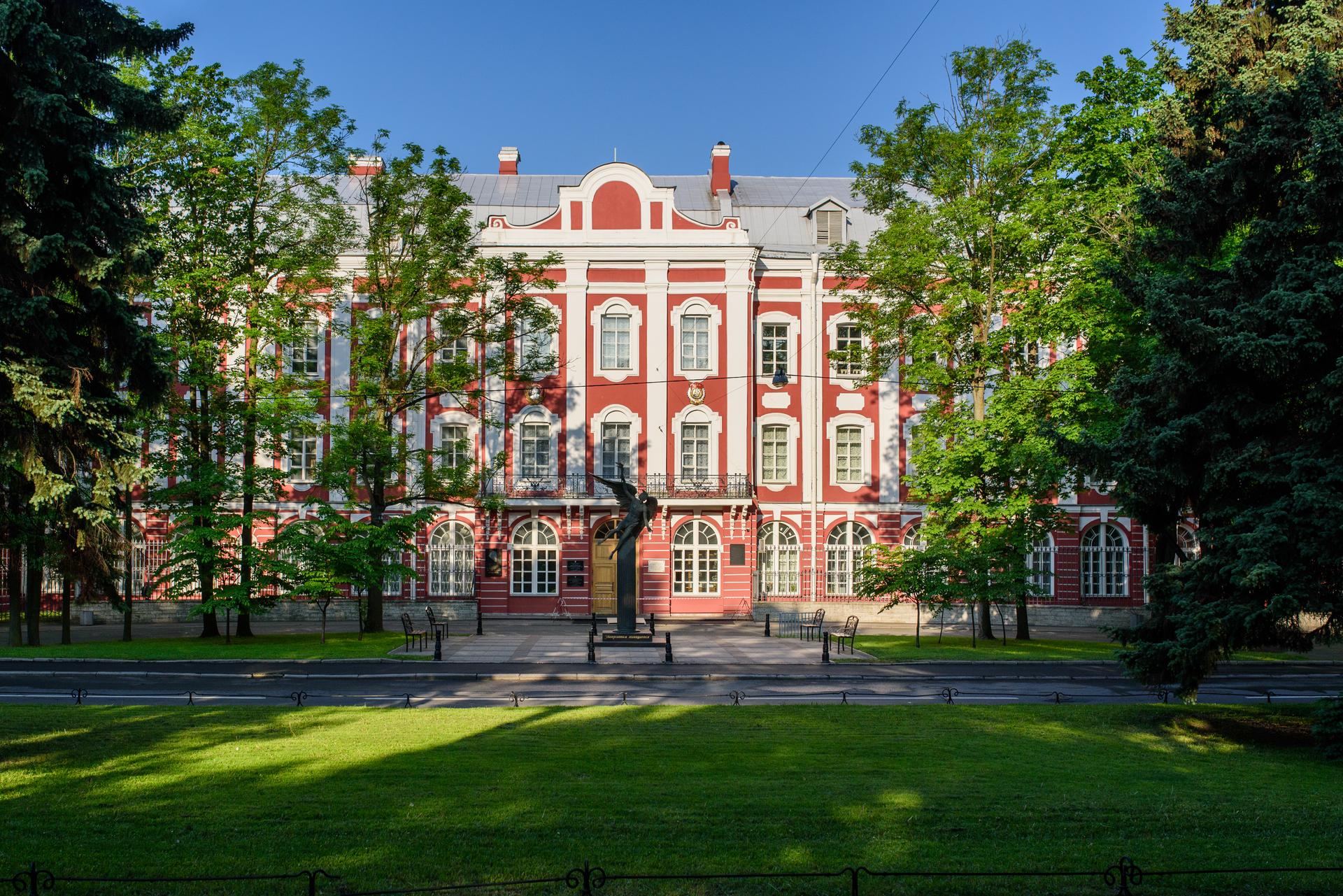 В каких вузах санкт петербурга